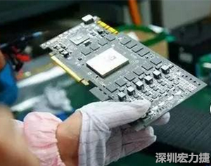 在當前的產業鏈整合和協同發展創新的戰略轉型期，PCB高密度化和PCB新功能化和智能化，輕、薄、細、小的發展帶來的產品散熱、精密布局、封裝設計等也為上游CCL產業的創新提出了更為嚴苛的要求。